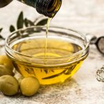 Czy warto stosować olej lniany złocisty?